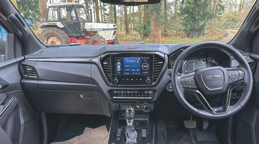 Isuzu pick-up interior
